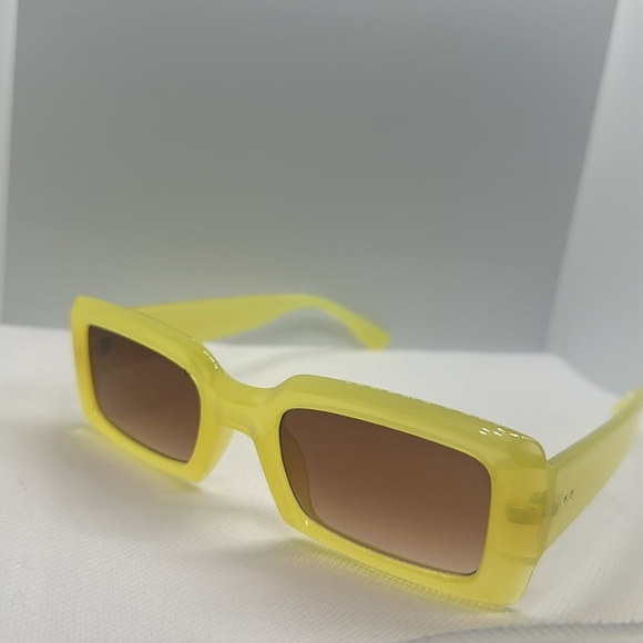 Retro-Chic Yellow Rectangular Sunglasses - 400 UV Protection - New main image 10